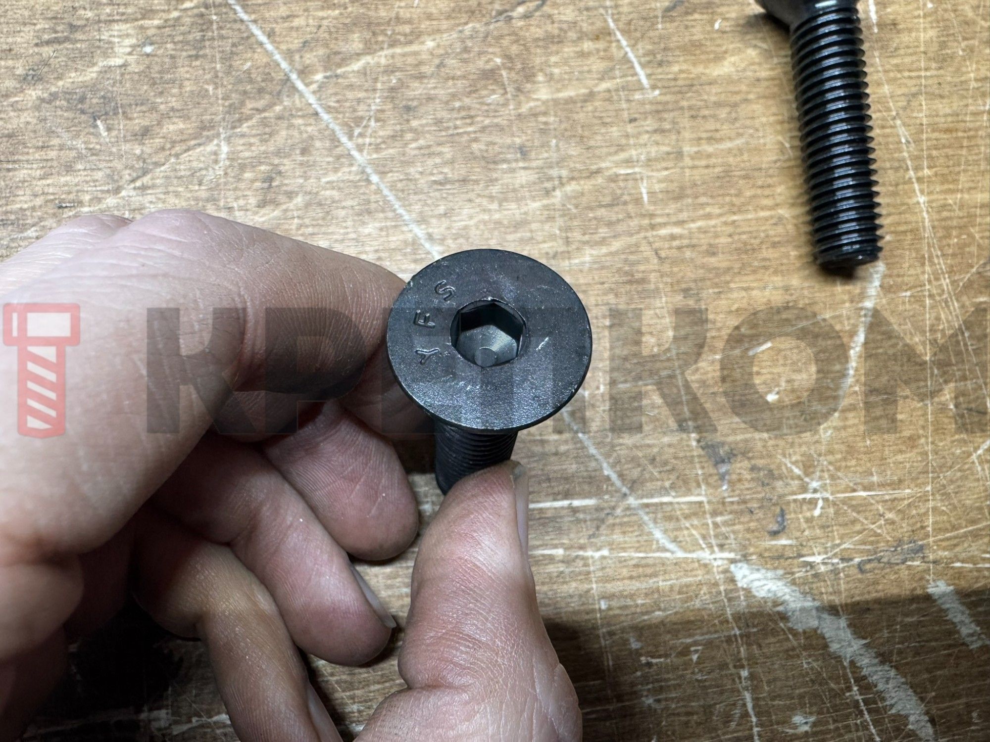 Винт дюймовый с потайной головкой и внутренним шестигранником DIN 7991 UNC (ISO 10642), класс прочности 10.9 (Grade 8) - фото